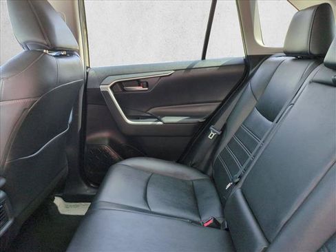 Used 2019 Toyota RAV4 XLE Premium FWD image 19