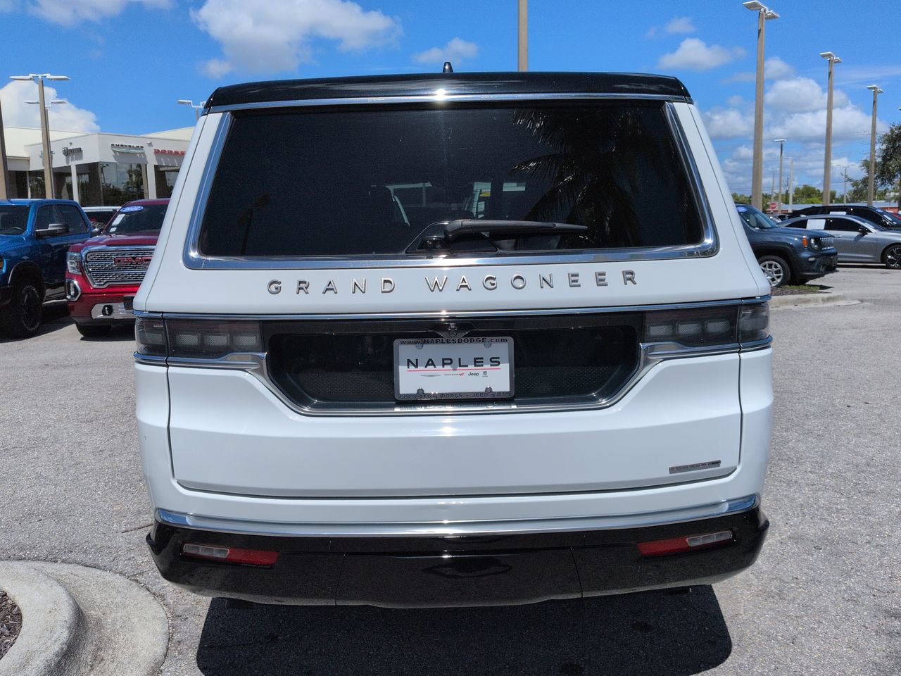 Used 2024 Jeep Grand Wagoneer L Series III AWD/4WD image 6