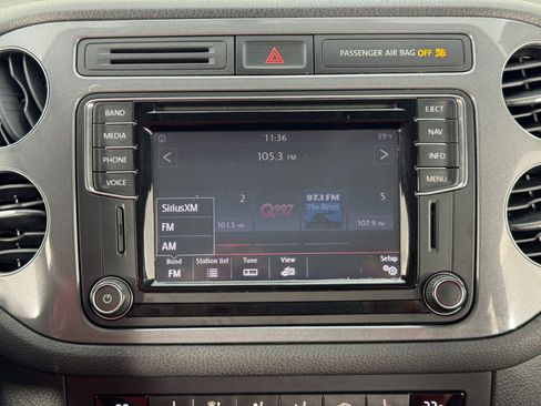 Used 2017 Volkswagen Tiguan Sport image 26