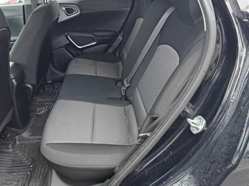 Used 2022 Kia Soul LX image 8