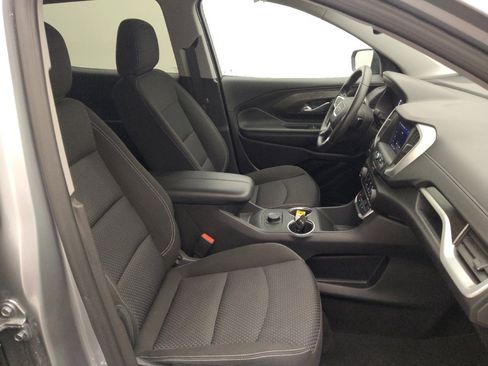 Used 2024 GMC Terrain SLE image 21