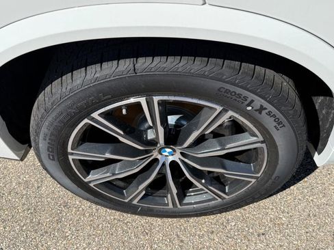 New 2026 BMW X5 xDrive40i w/ M Sport Package AWD/4WD image 4