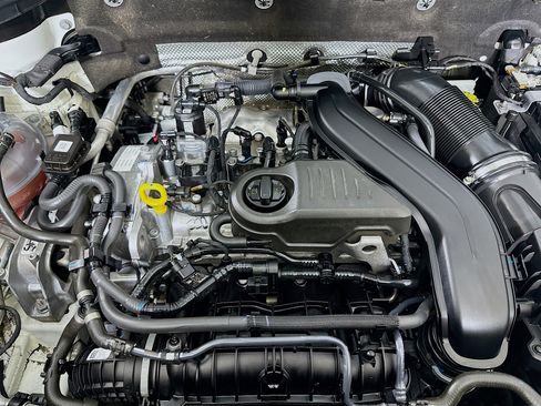 Used 2024 Volkswagen Taos S image 31