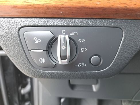 Used 2024 Audi Q5 Premium AWD/4WD image 27
