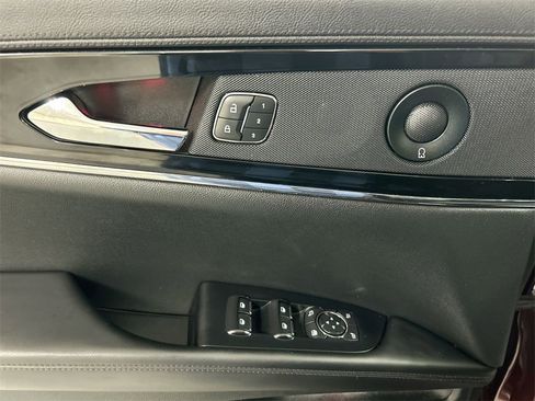 Used 2022 Lincoln Nautilus Reserve w/ Luxury Package image 11