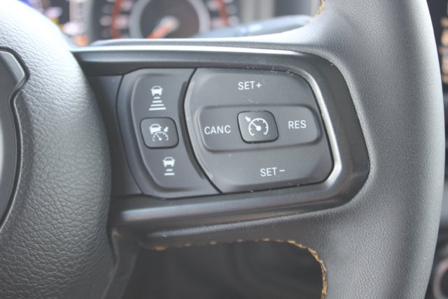 Used 2024 Jeep Gladiator Sport w/ Premium Package AWD/4WD image 17