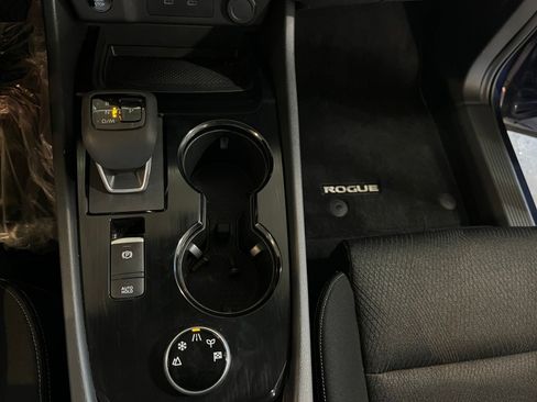 Used 2025 Nissan Rogue SV image 42
