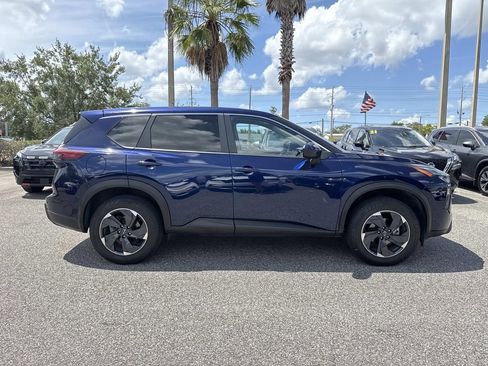 Certified 2024 Nissan Rogue SV FWD image 2