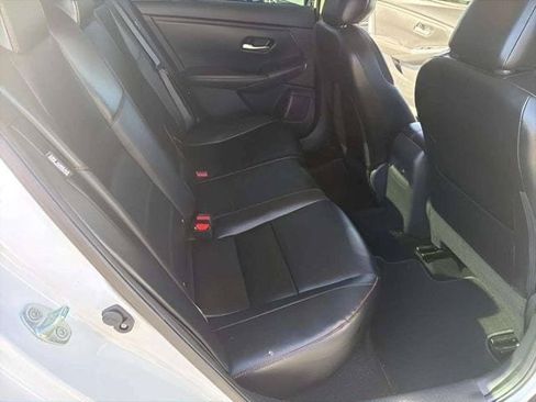 Used 2025 Nissan Sentra SR w/ SR Premium Package FWD image 23