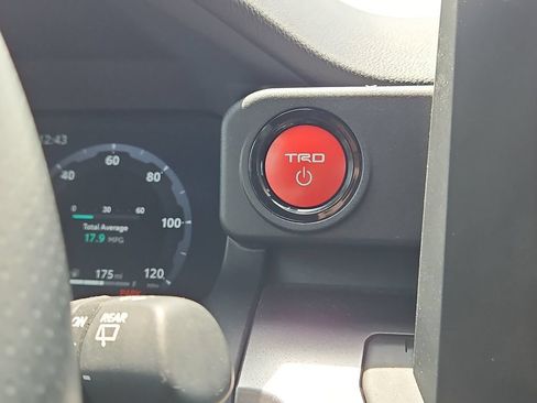 Certified 2025 Toyota 4Runner TRD Off-Road AWD/4WD image 23
