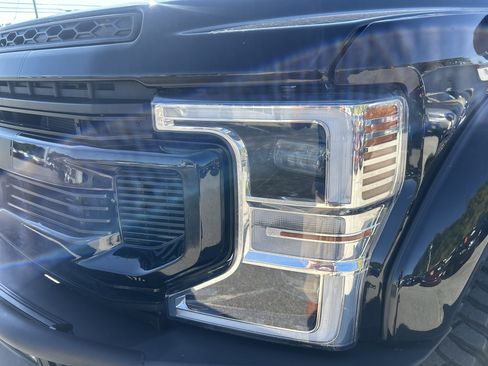 Used 2022 Ford F250 Lariat w/ Lariat Ultimate Package AWD/4WD image 3