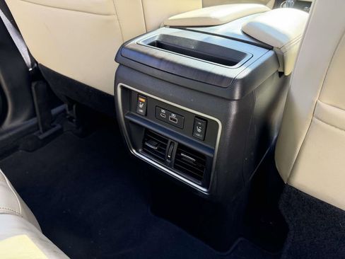 Used 2024 Nissan Murano Platinum w/ Cargo Package AWD/4WD image 17