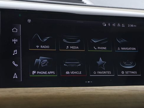 Used 2023 Audi e-tron GT Premium Plus image 38