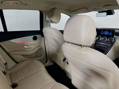 Used 2022 Mercedes-Benz GLC 300 GLC 300 w/ Premium Package Lite image 9