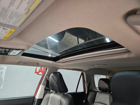 Used 2022 Toyota 4Runner SR5 Premium w/ Moonroof Package AWD/4WD image 25