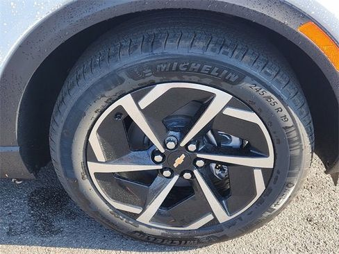 New 2026 Chevrolet Equinox EV LT image 9