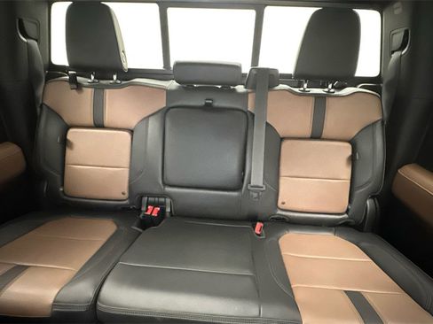 Used 2021 Chevrolet Silverado 1500 High Country w/ Technology Package image 14