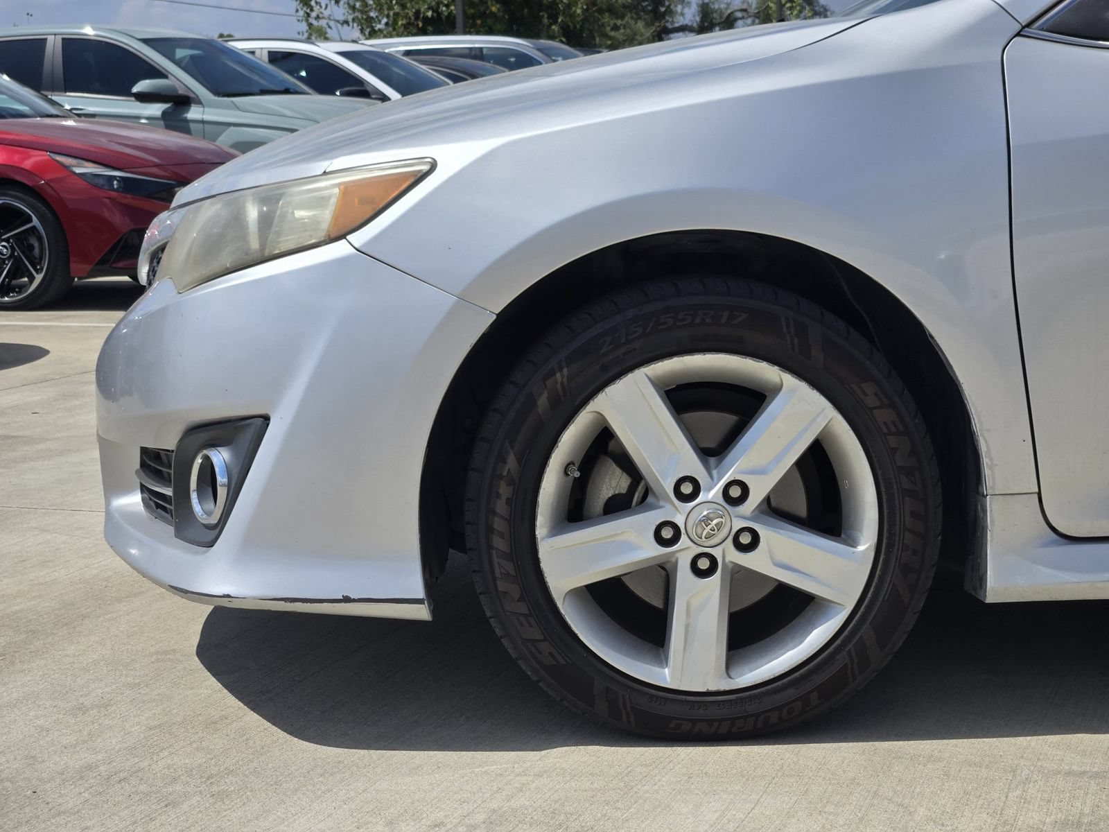 Used 2014 Toyota Camry SE FWD image 9