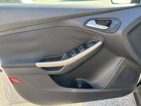 Used 2015 Ford Focus Titanium image 12