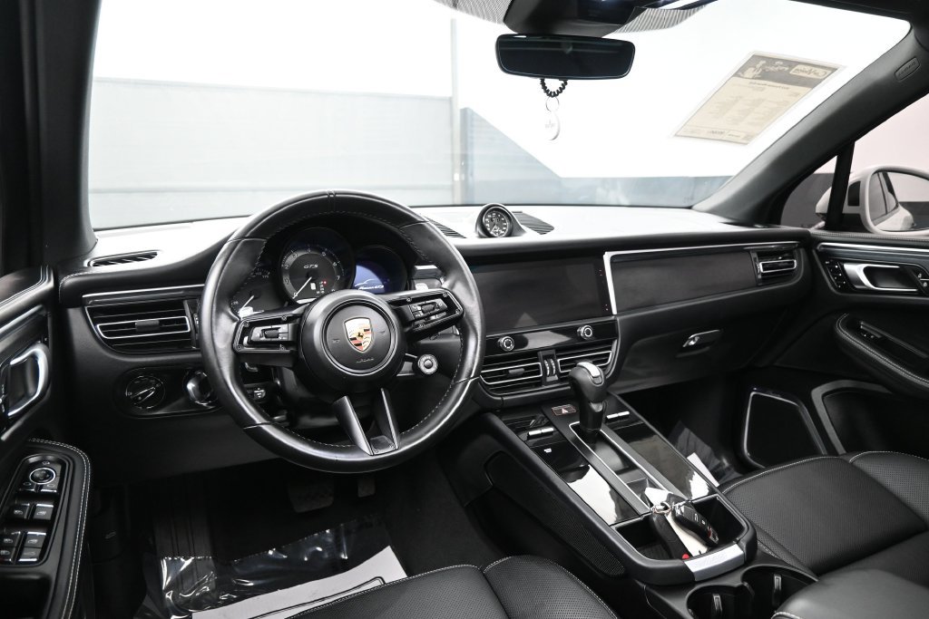 Used 2023 Porsche Macan GTS w/ Premium Package Plus AWD/4WD image 23