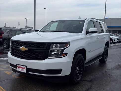 Used 2018 Chevrolet Tahoe LT image 2