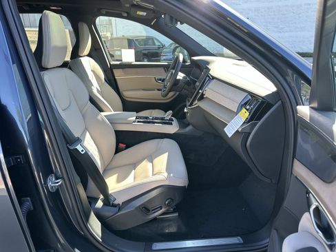 New 2026 Volvo XC90 B6 Plus w/ Protection Package Premier image 21