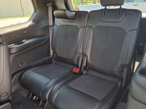 New 2025 Jeep Grand Cherokee L Altitude image 16