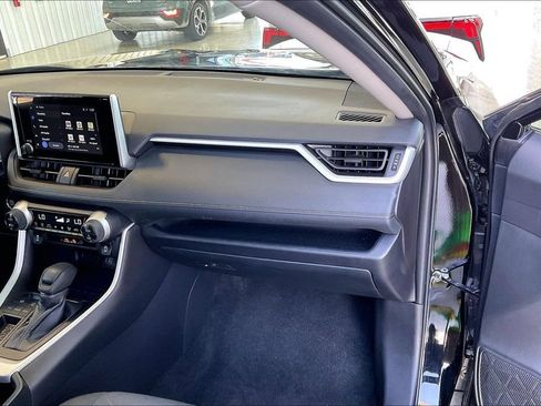 Used 2025 Toyota RAV4 XLE FWD image 16