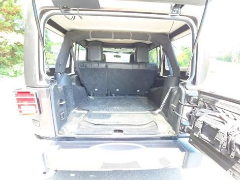 Used 2017 Jeep Wrangler Unlimited Sahara w/ Dual Top Group AWD/4WD image 32