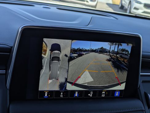 Certified 2023 Chevrolet Suburban Z71 w/ Luxury Package image 33