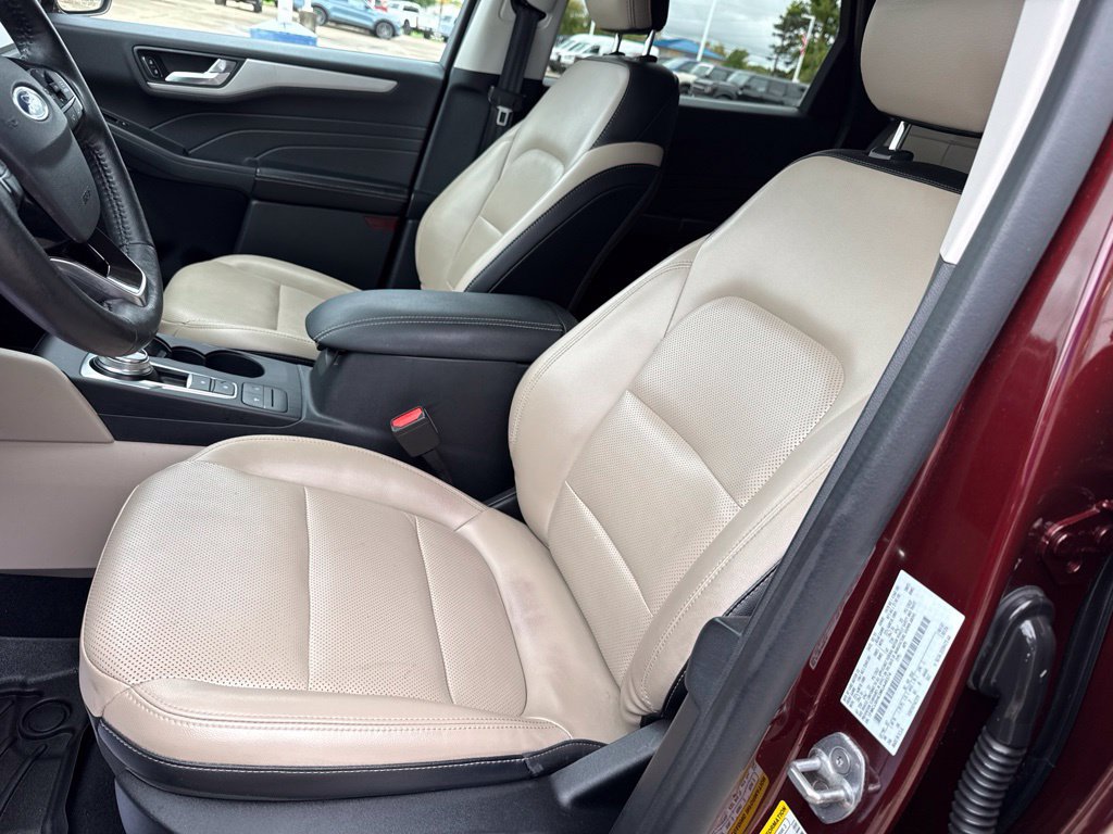 Used 2021 Ford Escape SEL w/ Technology Package FWD image 8
