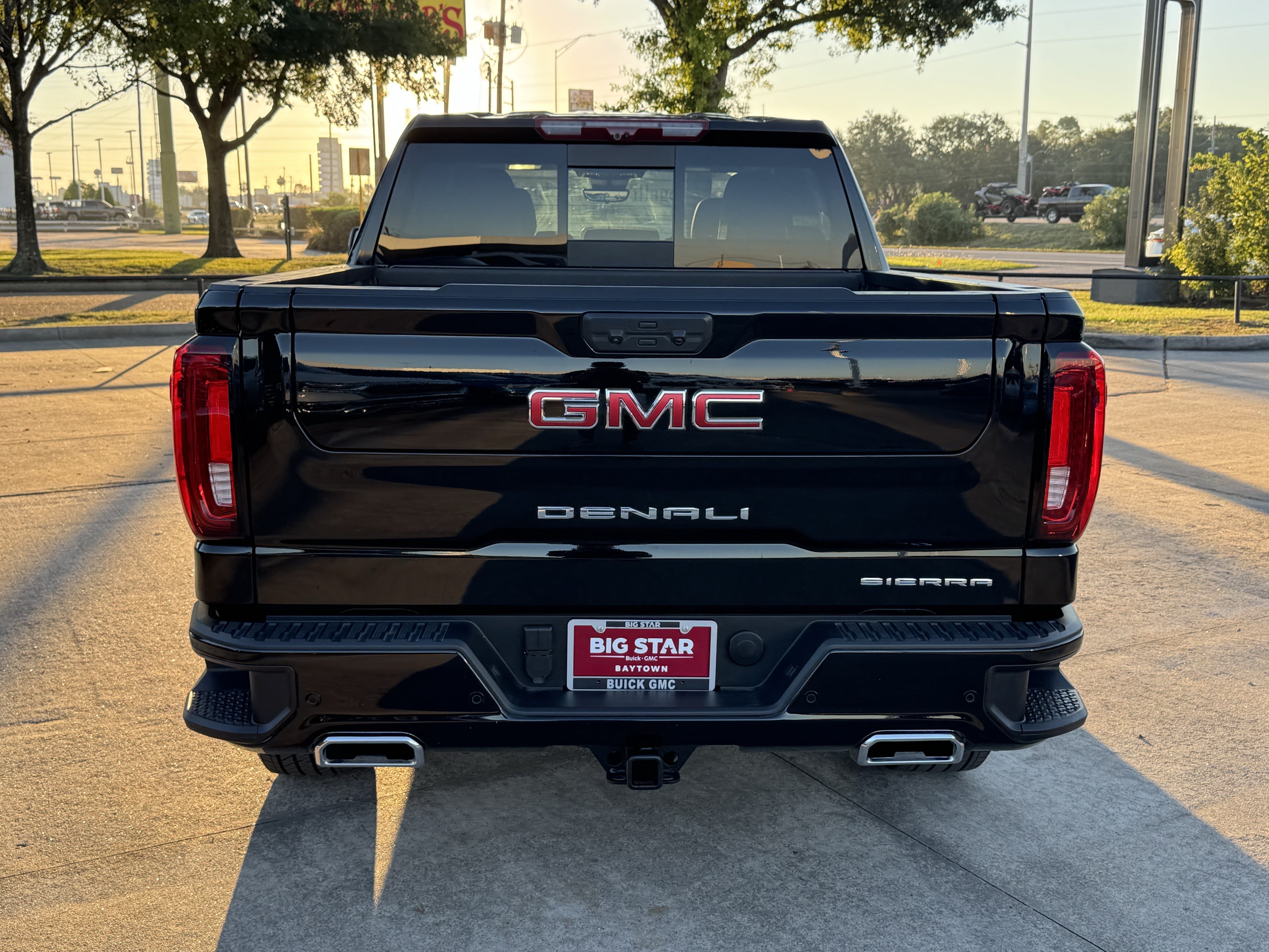 Used 2025 GMC Sierra 1500 Denali w/ Denali Reserve Package AWD/4WD image 6