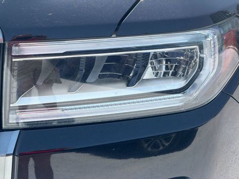Used 2022 GMC Acadia AT4 w/ Technology Package AWD/4WD image 12