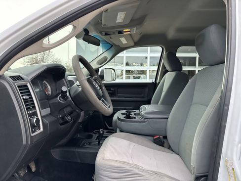 Used 2018 RAM 3500 Tradesman w/ Chrome Appearance Group image 9