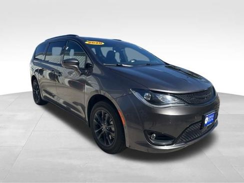 Used 2020 Chrysler Pacifica Touring-L w/ Advanced Safetytec Group AWD/4WD image 8