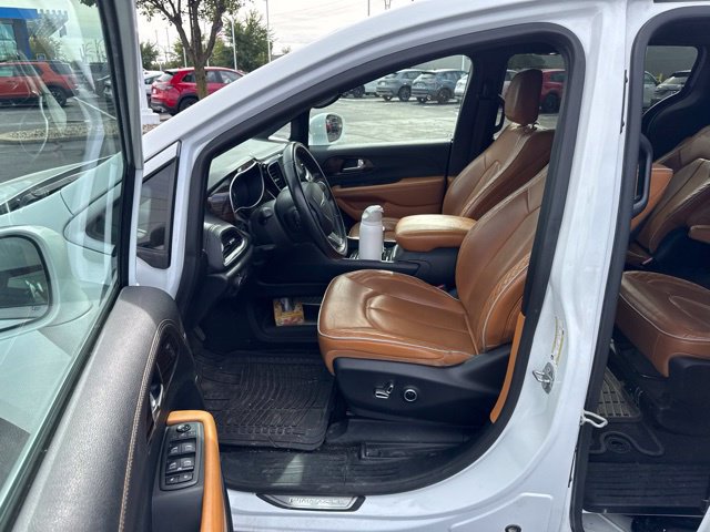 Used 2021 Chrysler Pacifica Pinnacle AWD/4WD image 17