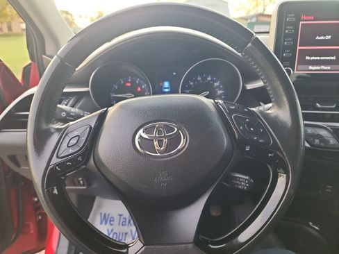 Used 2020 Toyota C-HR Limited image 18