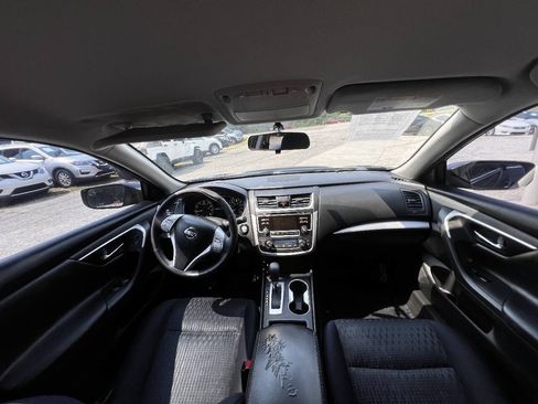 Used 2017 Nissan Altima 2.5 SV FWD image 12