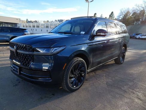 New 2026 Lincoln Navigator L Reserve w/ Jet Appearance Package image 3