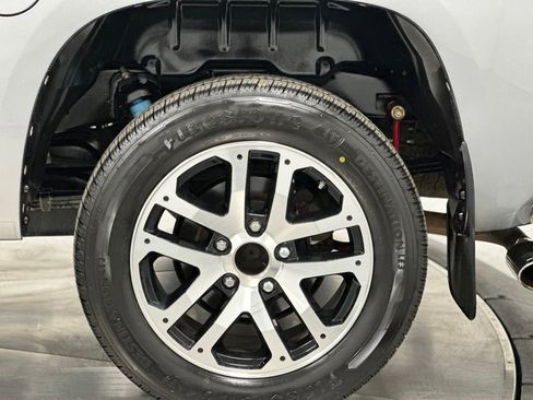 Used 2017 Toyota Tundra SR5 w/ SR5 Upgrade Package image 27