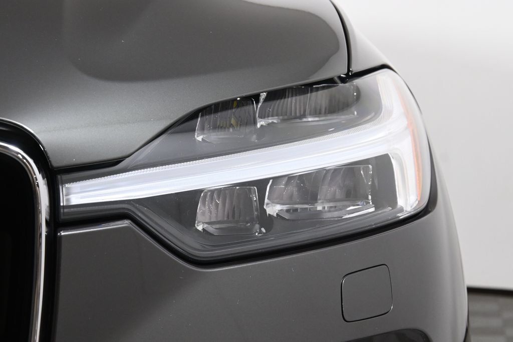 Used 2022 Volvo XC60 B5 Momentum w/ Climate Package AWD/4WD image 11