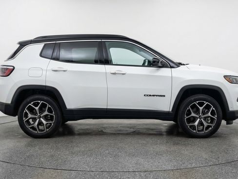 Used 2025 Jeep Compass Limited image 11