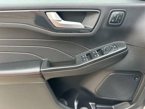 Used 2025 Ford Escape ST-Line Elite w/ Premium Technology Package AWD/4WD image 12
