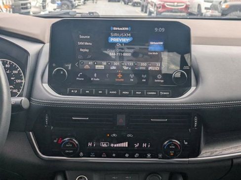 Used 2021 Nissan Rogue SL w/ Premium Package image 16