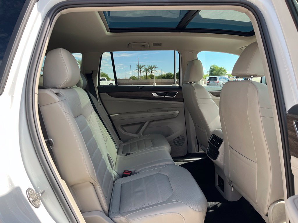 Used 2025 Volkswagen Atlas SEL AWD/4WD image 18