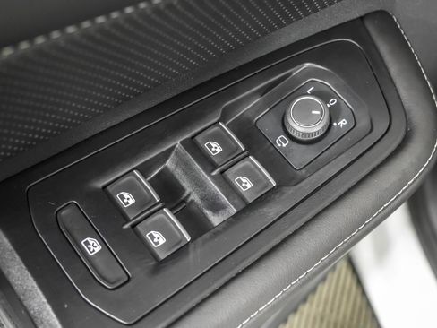 Used 2024 Volkswagen Atlas Cross Sport SEL Premium R-Line image 34