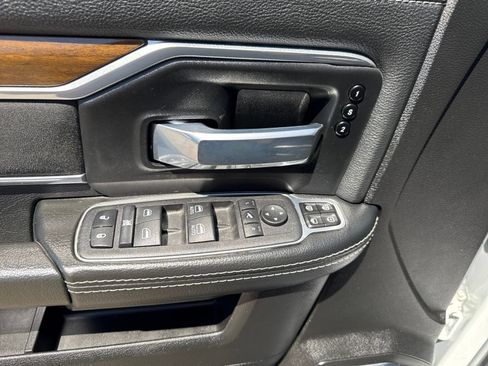 Used 2024 RAM 2500 Laramie AWD/4WD image 11
