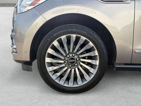 Used 2019 Lincoln Navigator Reserve AWD/4WD image 23