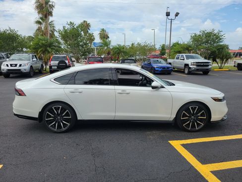 Used 2023 Honda Accord Touring image 4