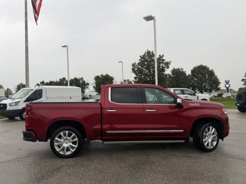 Used 2025 Chevrolet Silverado 1500 High Country AWD/4WD image 10